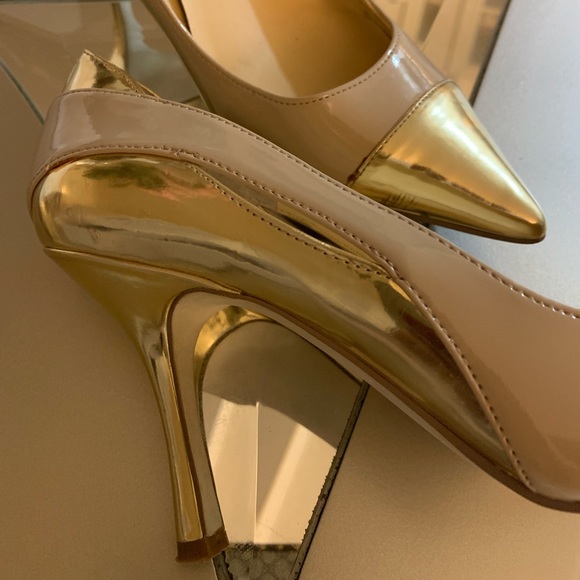 AUDREY BROOKE Gold and Tan pump Size 8 1/2 - Picture 6 of 10